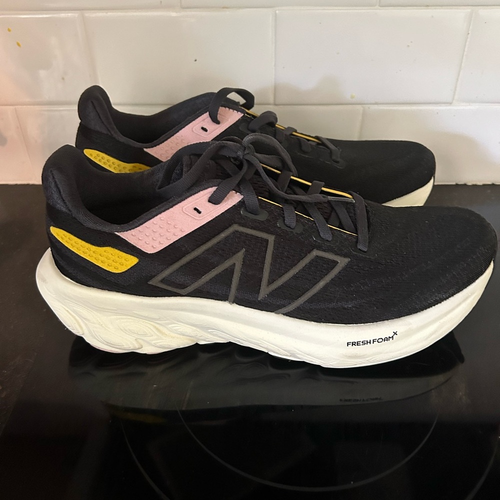 Women’s New Balance Fresh Foam Running Shoes size 8